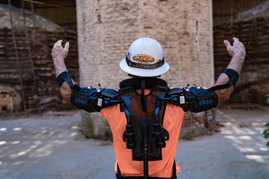 Move the extra weighted items easily during your construction work