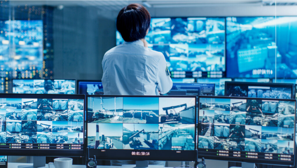 How Apartment Complexes Are Improving Safety Using Live Monitoring